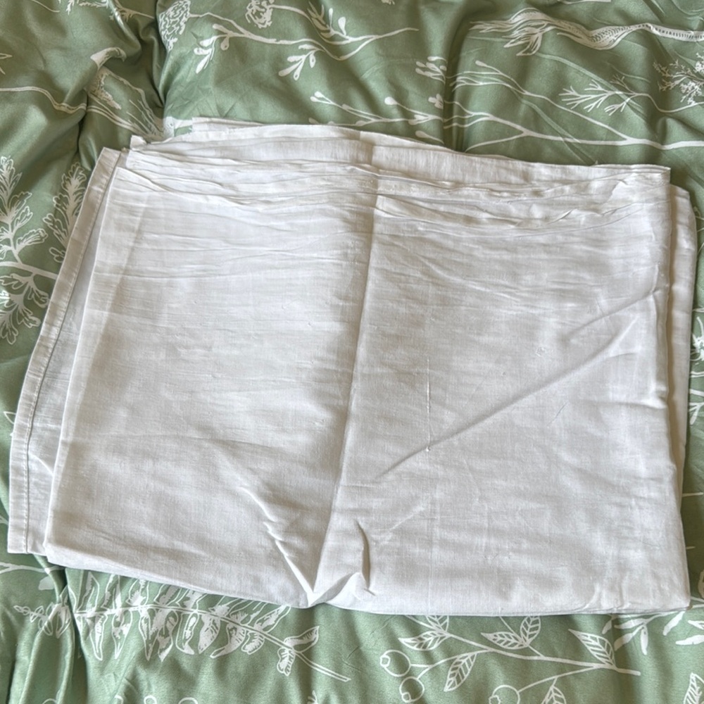 Luxurious White Sheet
